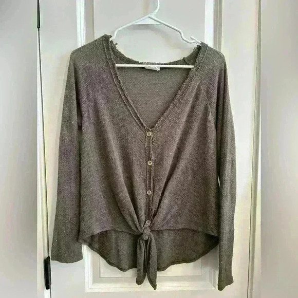 Woman’s brown Sienna Sky tie in front long sleeve top size small - Picture 1 of 5